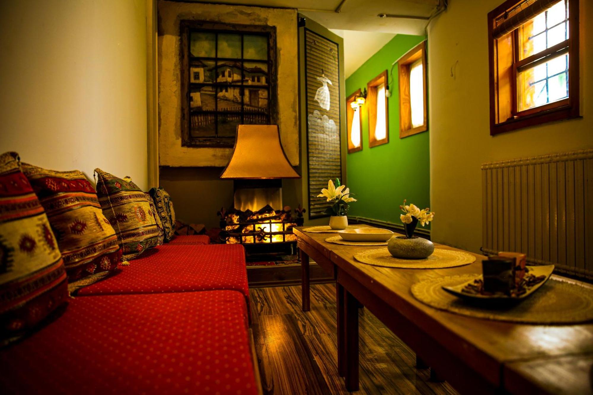 Guesthouse Nia Deluxe Sarajevo Exterior photo